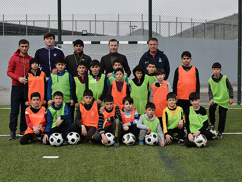 Şamaxıda futbol məktəbi fəaliyyətə başladı